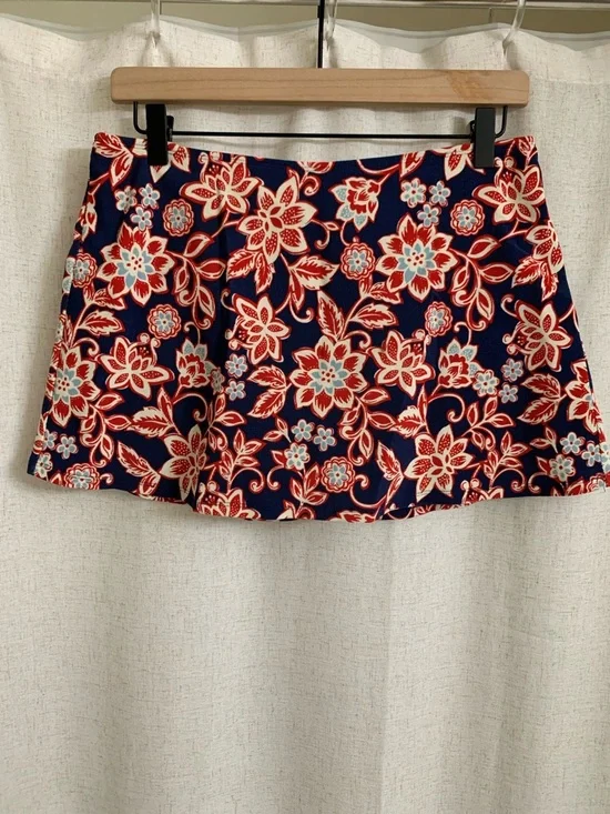 L.L. Bean UPF 50+ Floral Red White Blue Shaping Swim Skirt With Bikini Bottom 12 - Picture 1 of 8